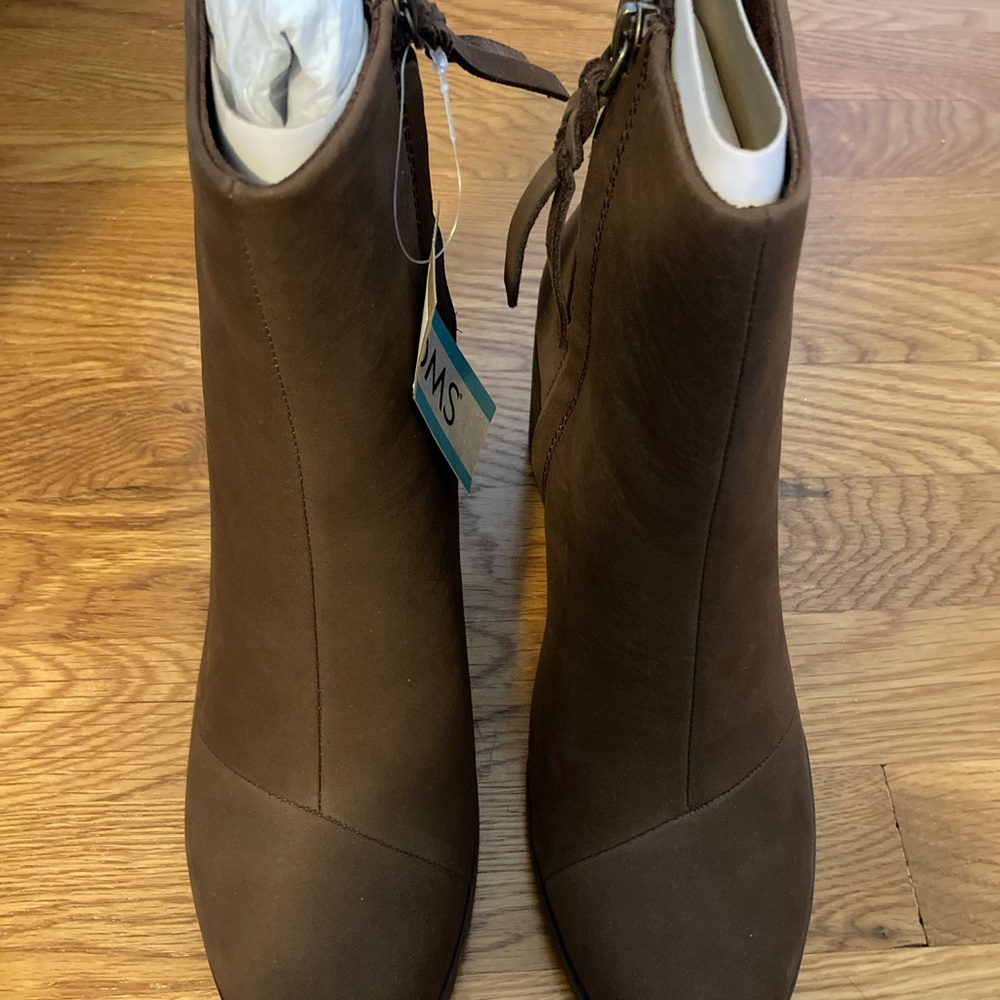 Tom’s Oak Brown Leather Boots